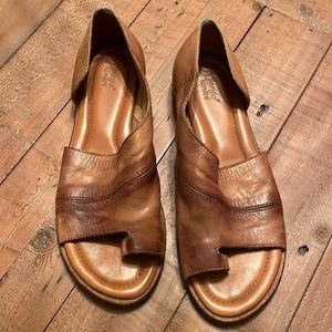 Sergio Tomari brown leather sandles